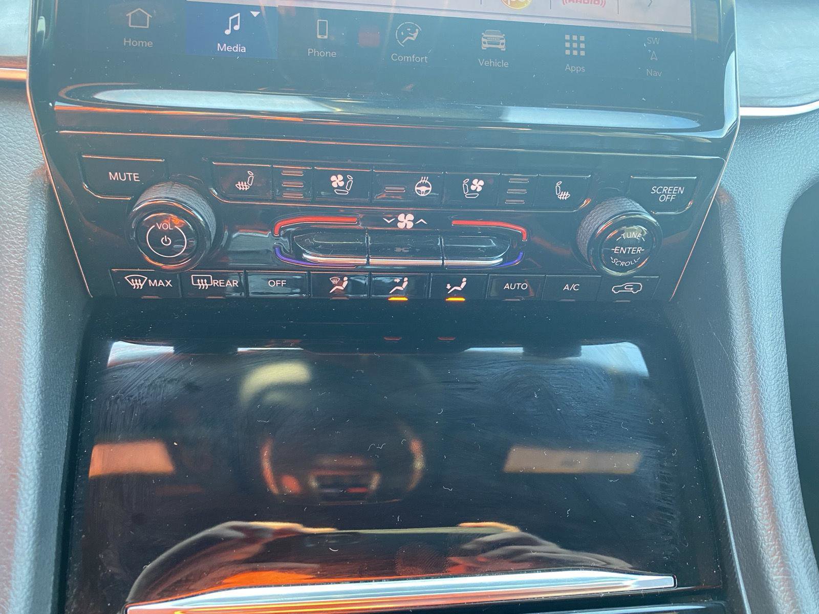 Used 2024 Jeep Grand Cherokee L Limited w/ Luxury Tech Group II image 23