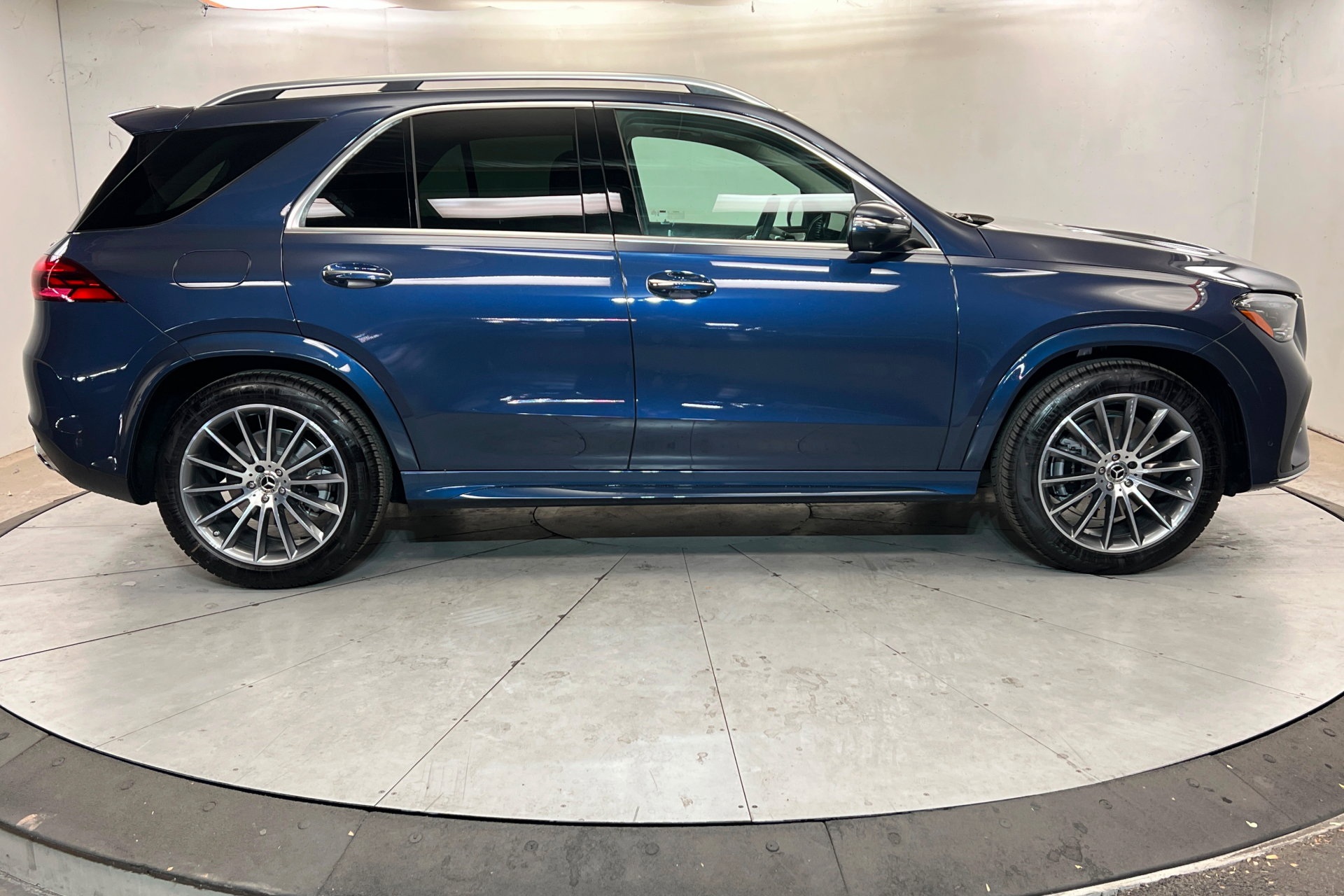 New 2026 Mercedes-Benz GLE 350 4MATIC image 6