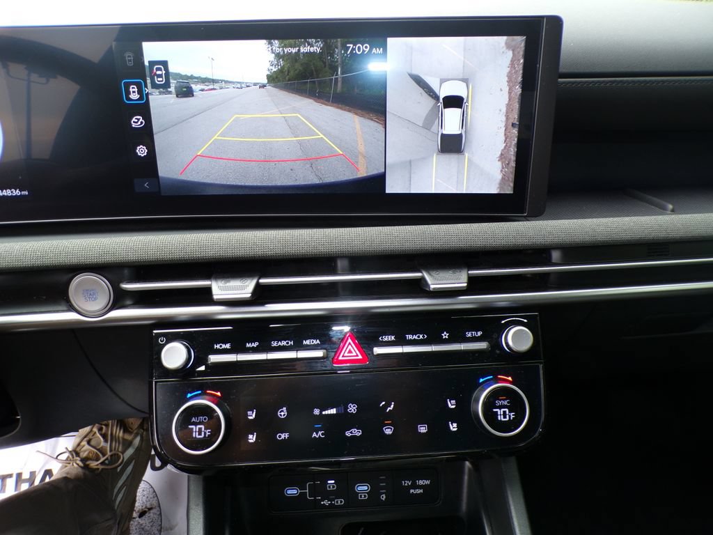 Certified 2025 Hyundai Santa Cruz Limited AWD/4WD image 25