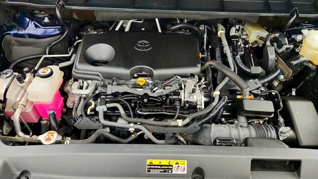 Used 2020 Toyota Highlander XLE FWD image 27