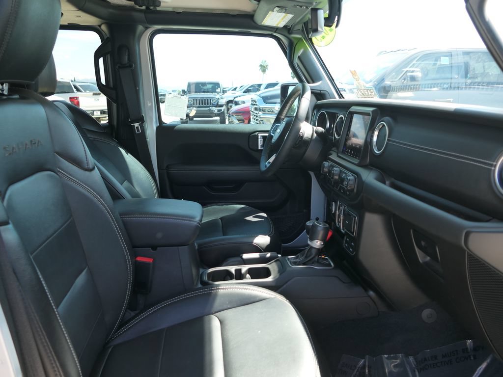 Used 2023 Jeep Wrangler Unlimited Sahara AWD/4WD image 25
