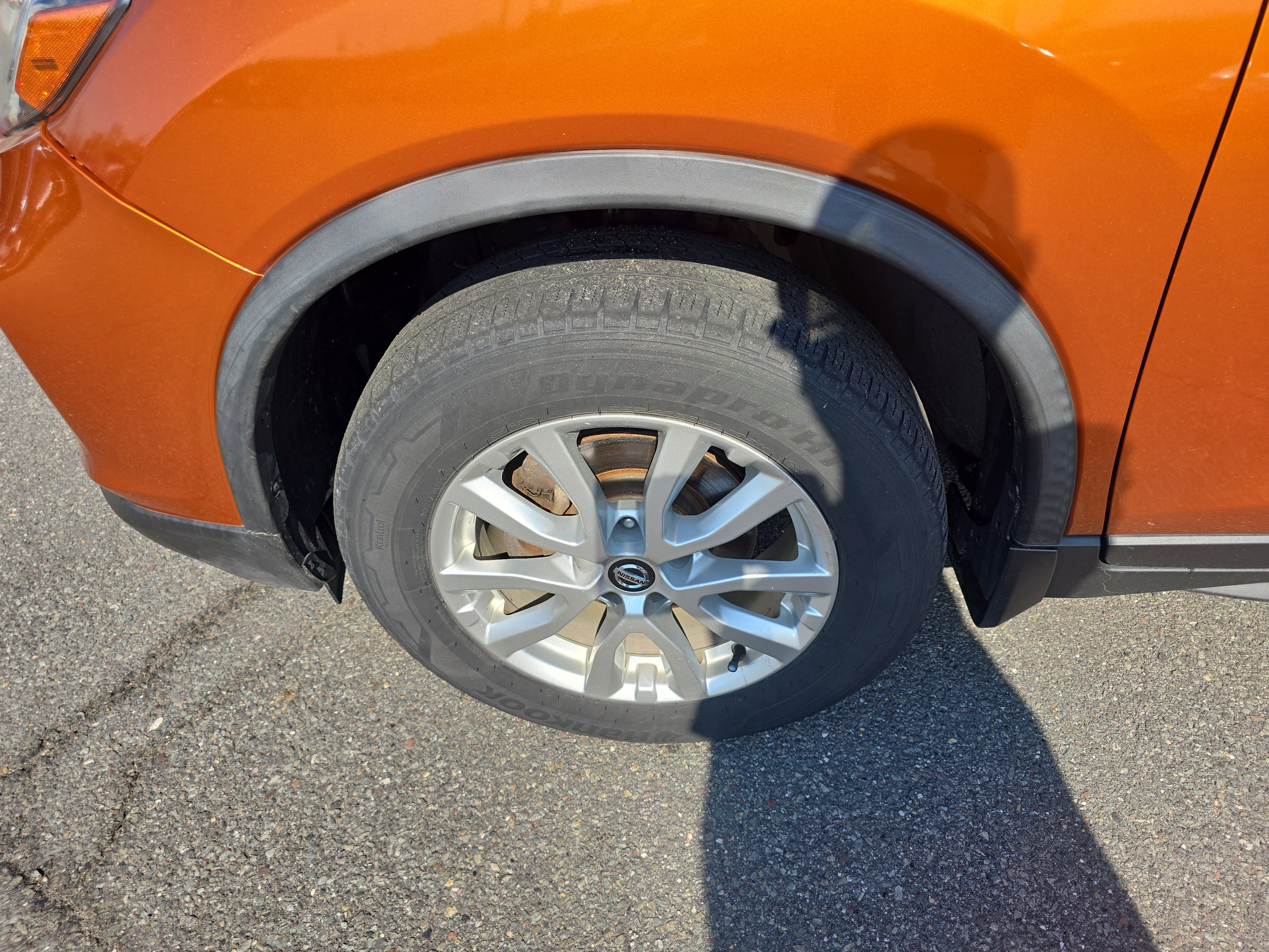 Used 2020 Nissan Rogue SV AWD/4WD image 12