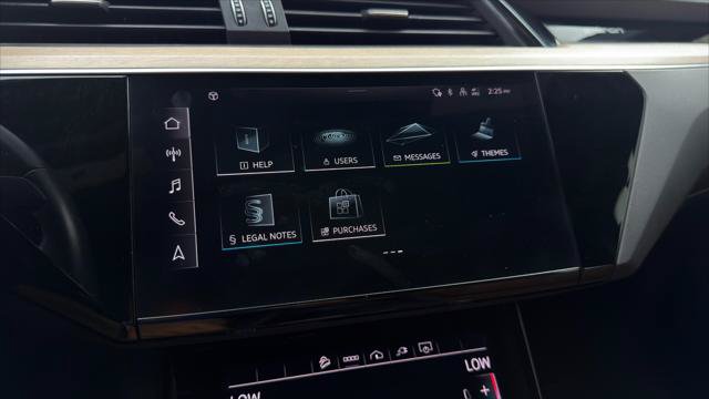 Used 2024 Audi Q8 e-tron Premium Plus w/ Premium Plus Package AWD/4WD image 30