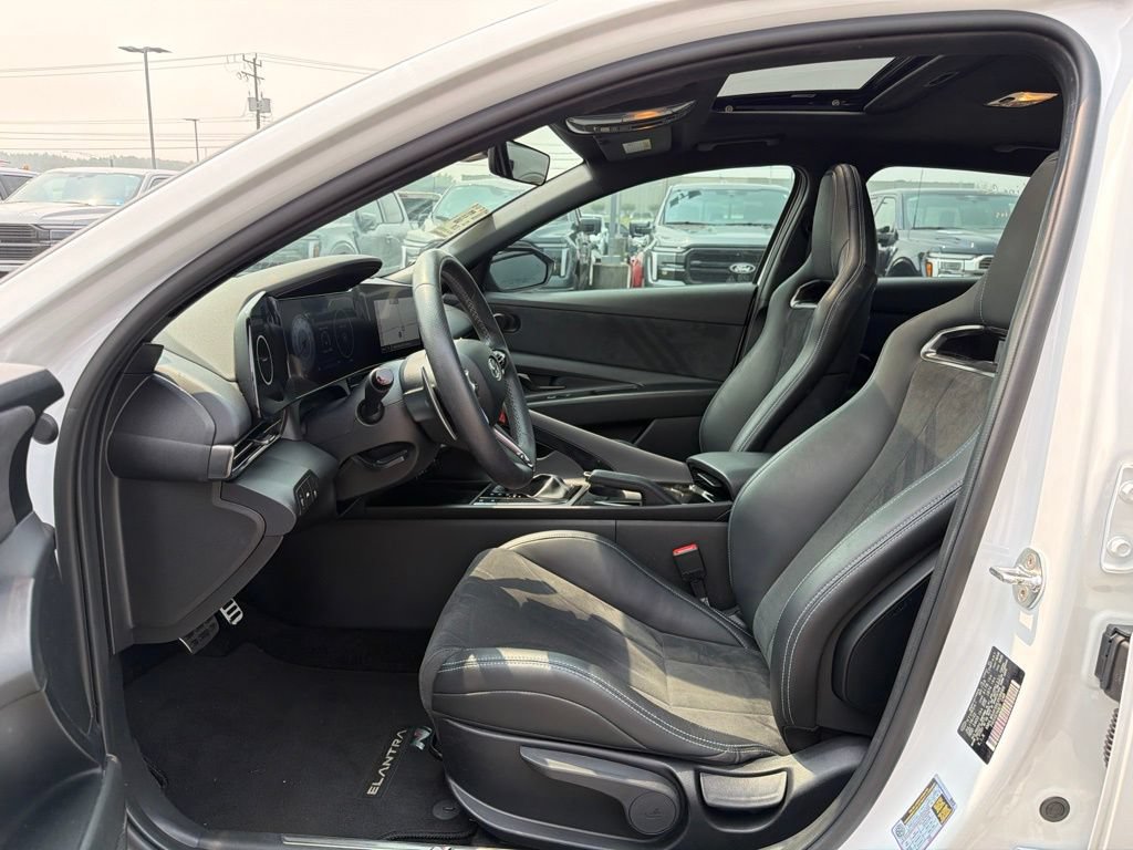Used 2022 Hyundai Elantra N FWD image 9