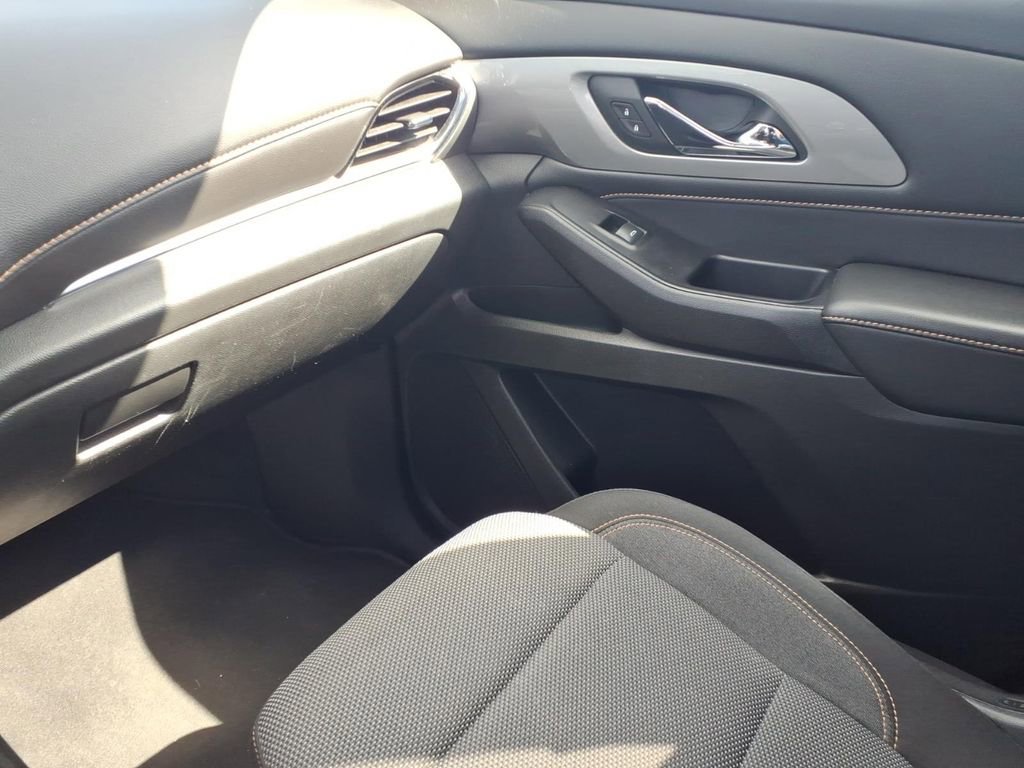 Used 2020 Chevrolet Traverse LS image 23