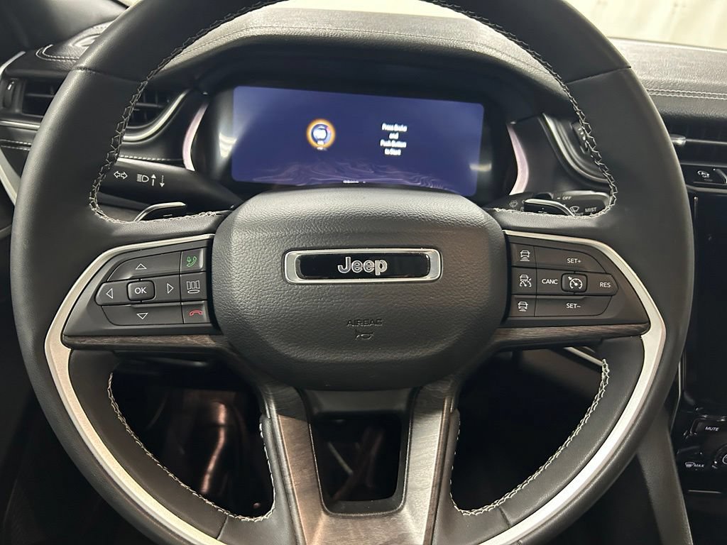 Used 2024 Jeep Grand Cherokee L Limited AWD/4WD image 19