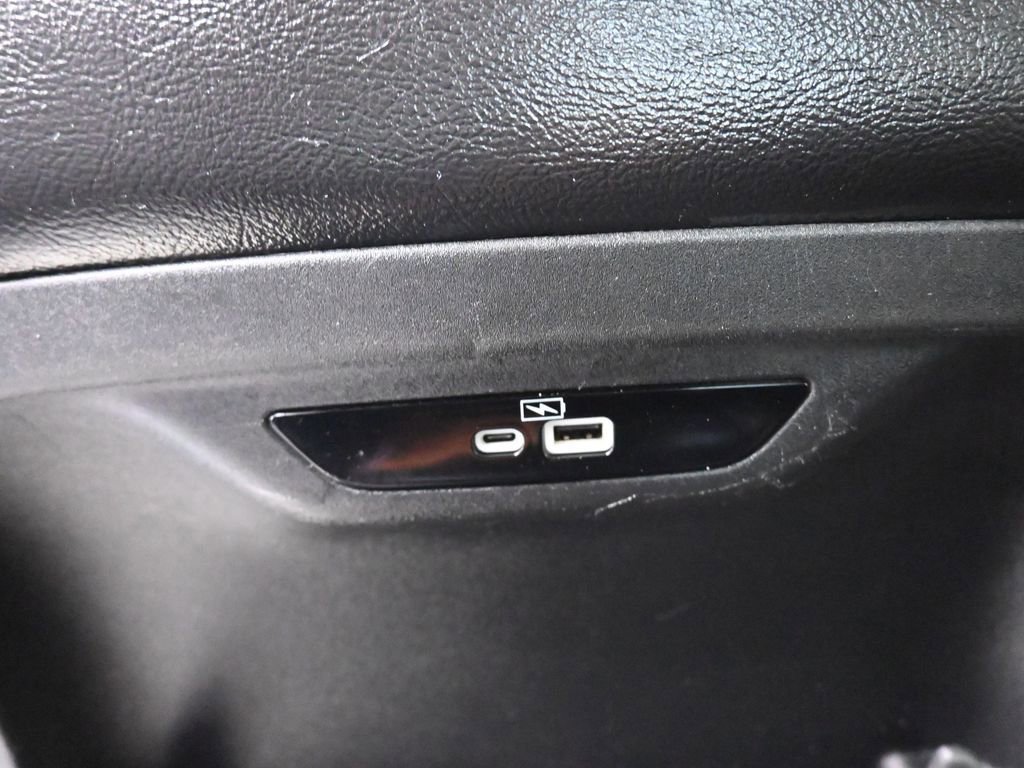 Used 2022 Chrysler Pacifica Touring-L image 34