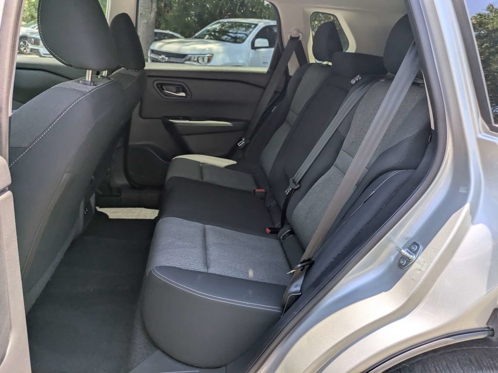 Used 2024 Nissan Rogue SV FWD image 14