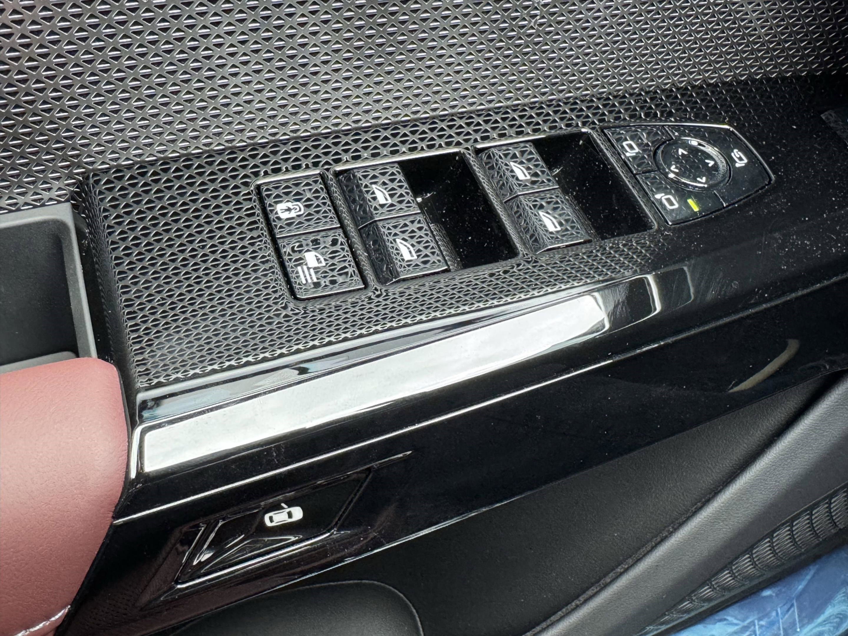 New 2025 BMW i7 xDrive60 w/ Premium Package image 22