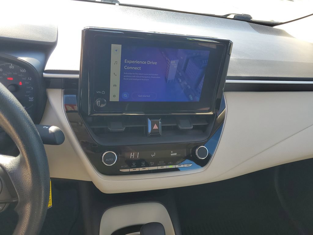 Used 2025 Toyota Corolla LE FWD image 21
