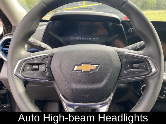 Used 2025 Chevrolet Trax LT w/ Driver Confidence Package FWD image 17