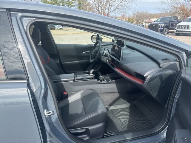 Used 2025 Toyota Prius Plug-In Hybrid w/ Limited Premium Package image 15