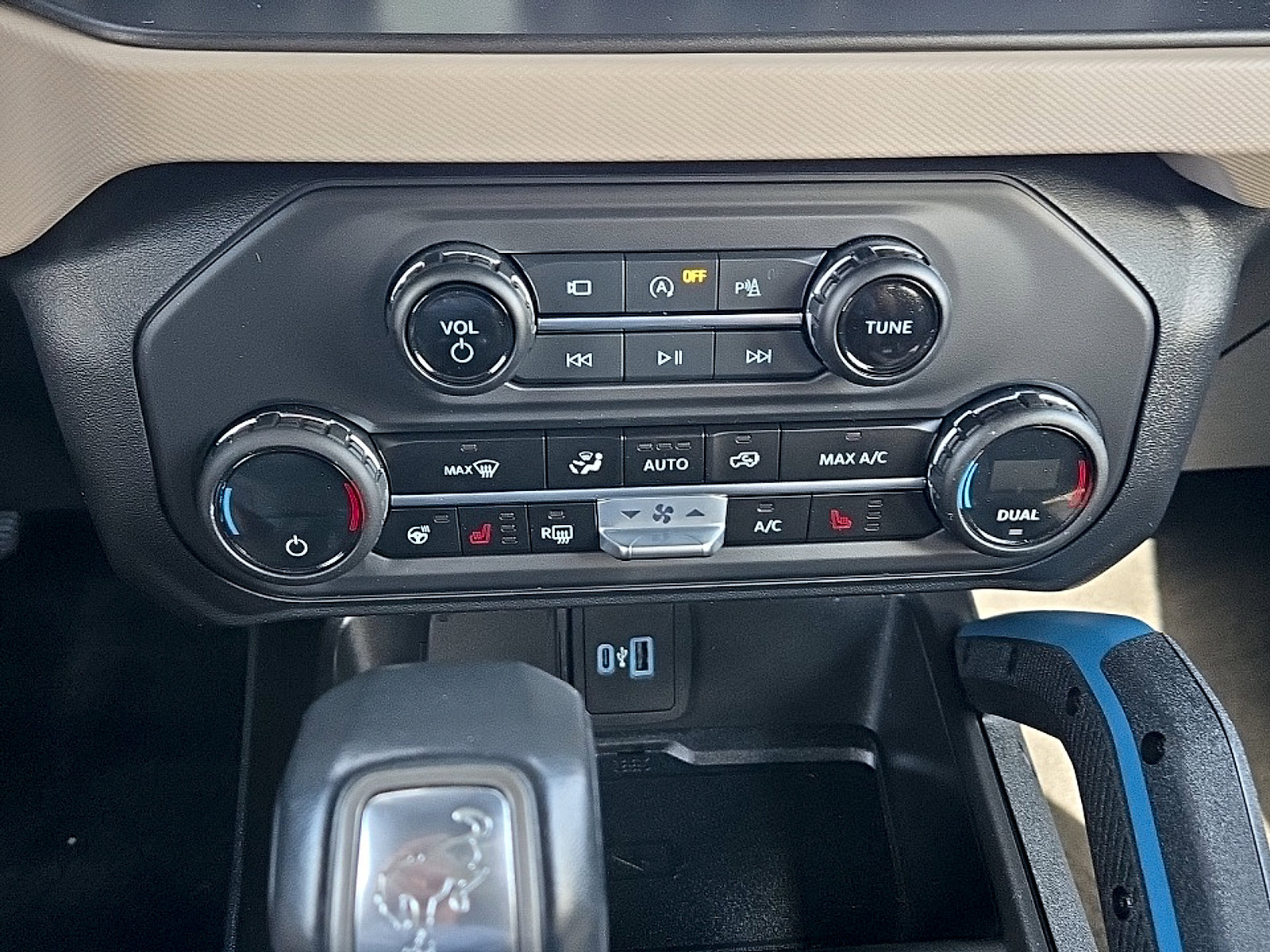 Certified 2023 Ford Bronco Wildtrak AWD/4WD image 19