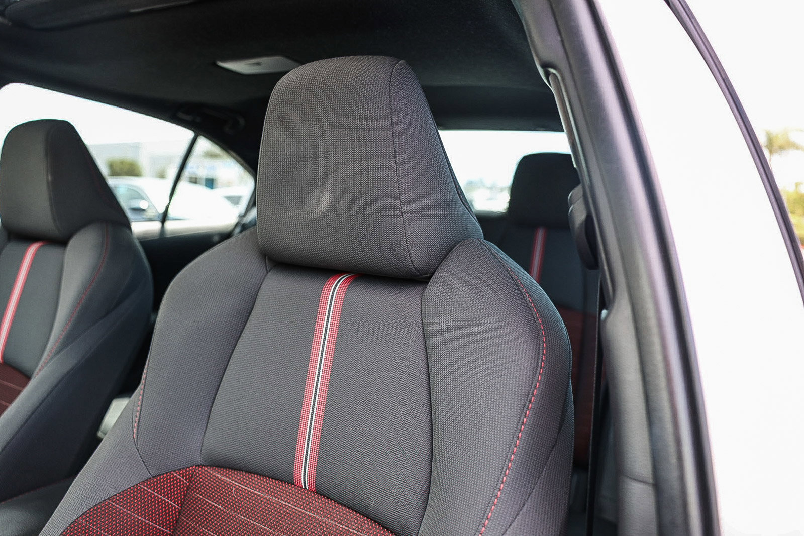 Used 2023 Toyota Corolla SE w/ SE Premium Package FWD image 16