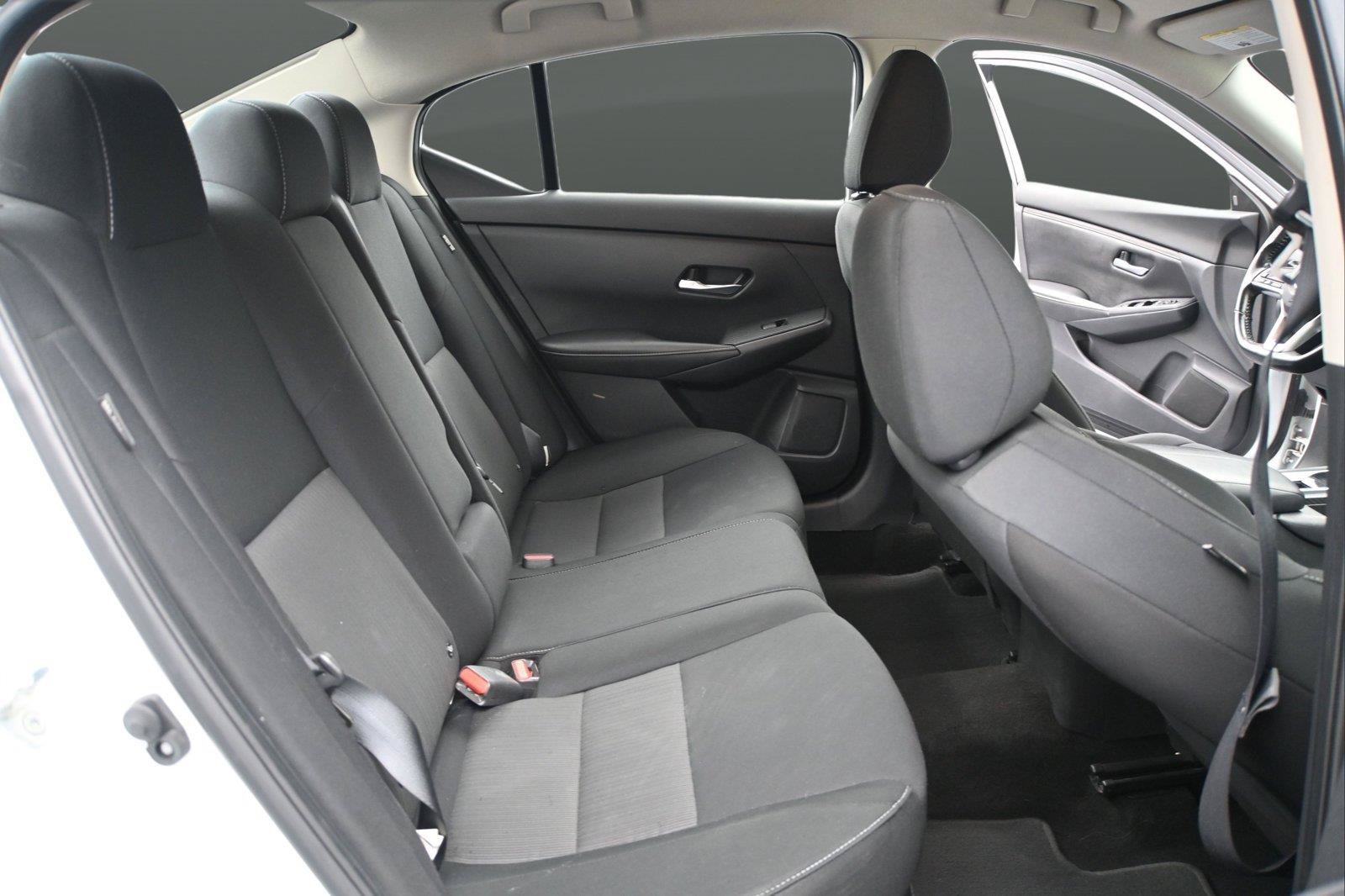 Used 2022 Nissan Sentra SV FWD image 19
