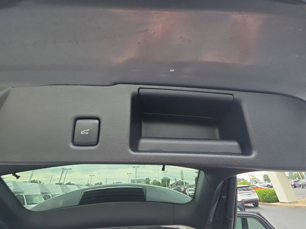 Used 2025 Ford Escape Platinum AWD/4WD image 19
