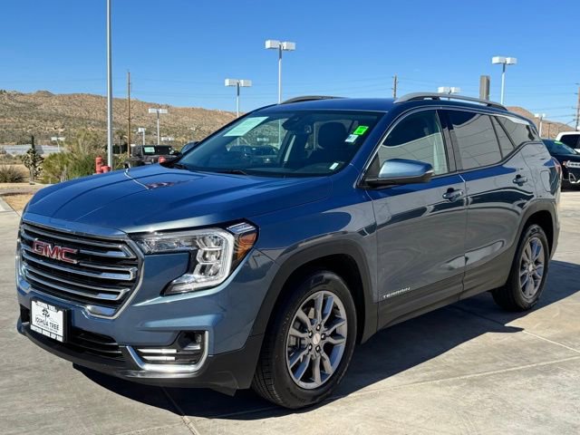 Used 2024 GMC Terrain SLT image 3