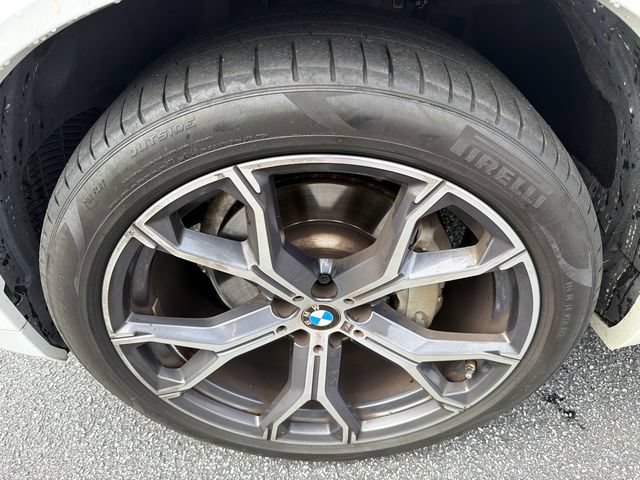 Used 2021 BMW X5 sDrive40i w/ M Sport Package RWD image 11
