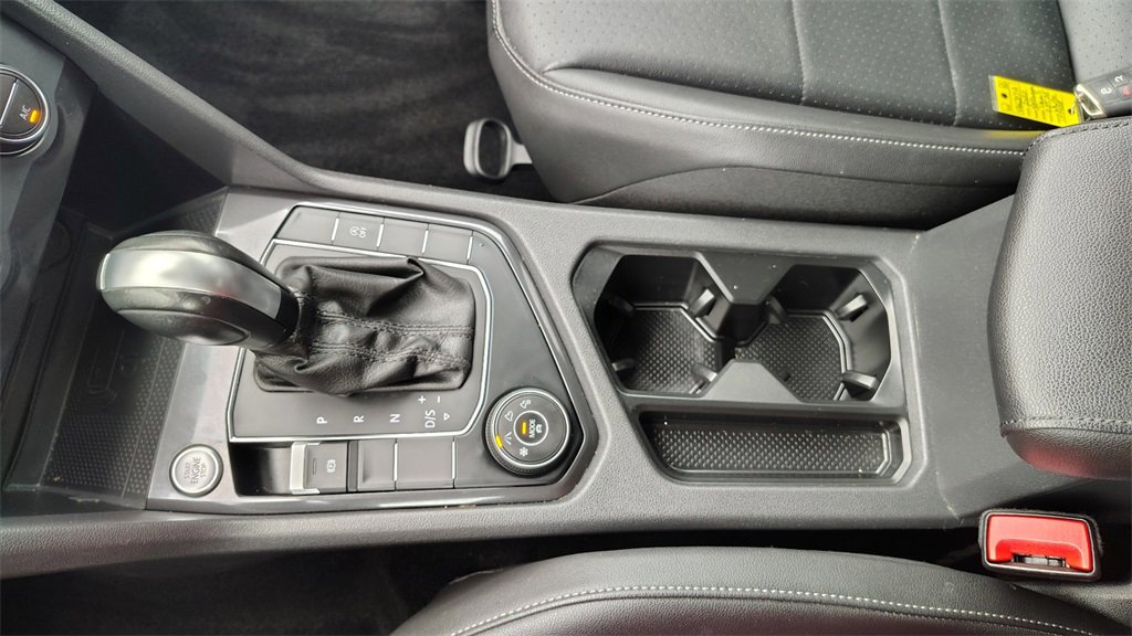 Used 2020 Volkswagen Tiguan SE image 23