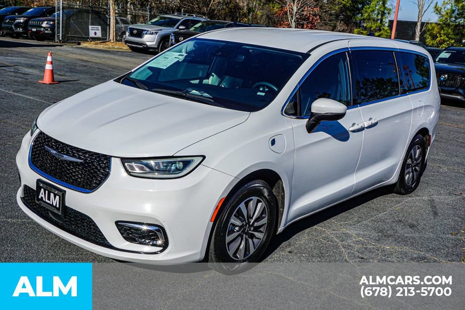 Used 2023 Chrysler Pacifica Touring-L image 15