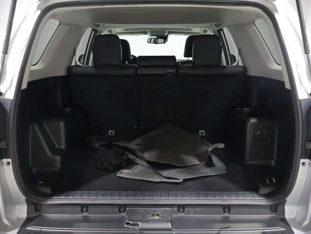Used 2022 Toyota 4Runner Limited AWD/4WD image 4