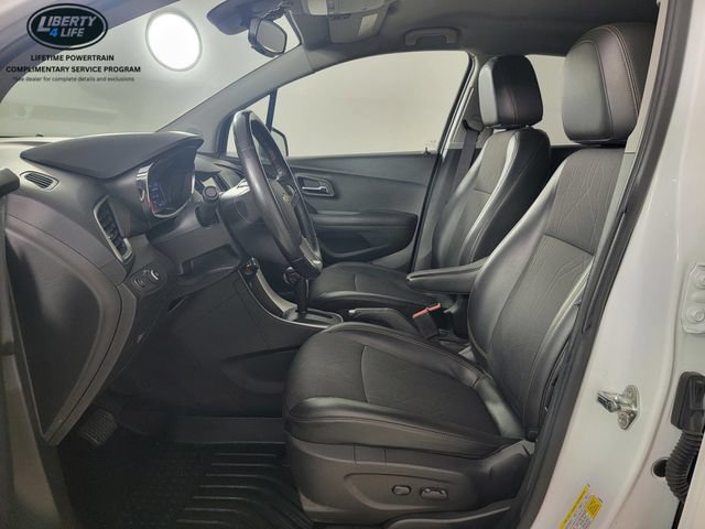Used 2019 Chevrolet Trax LT w/ LT Convenience Package FWD image 13