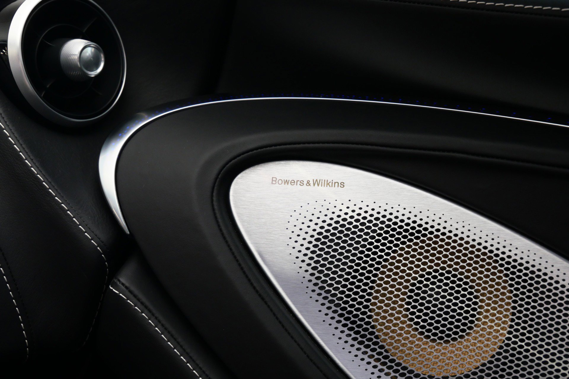 Used 2023 McLaren GT image 32