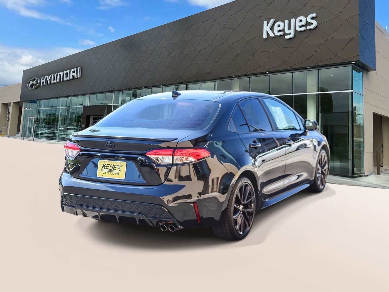 Used 2022 Toyota Corolla SE FWD image 4