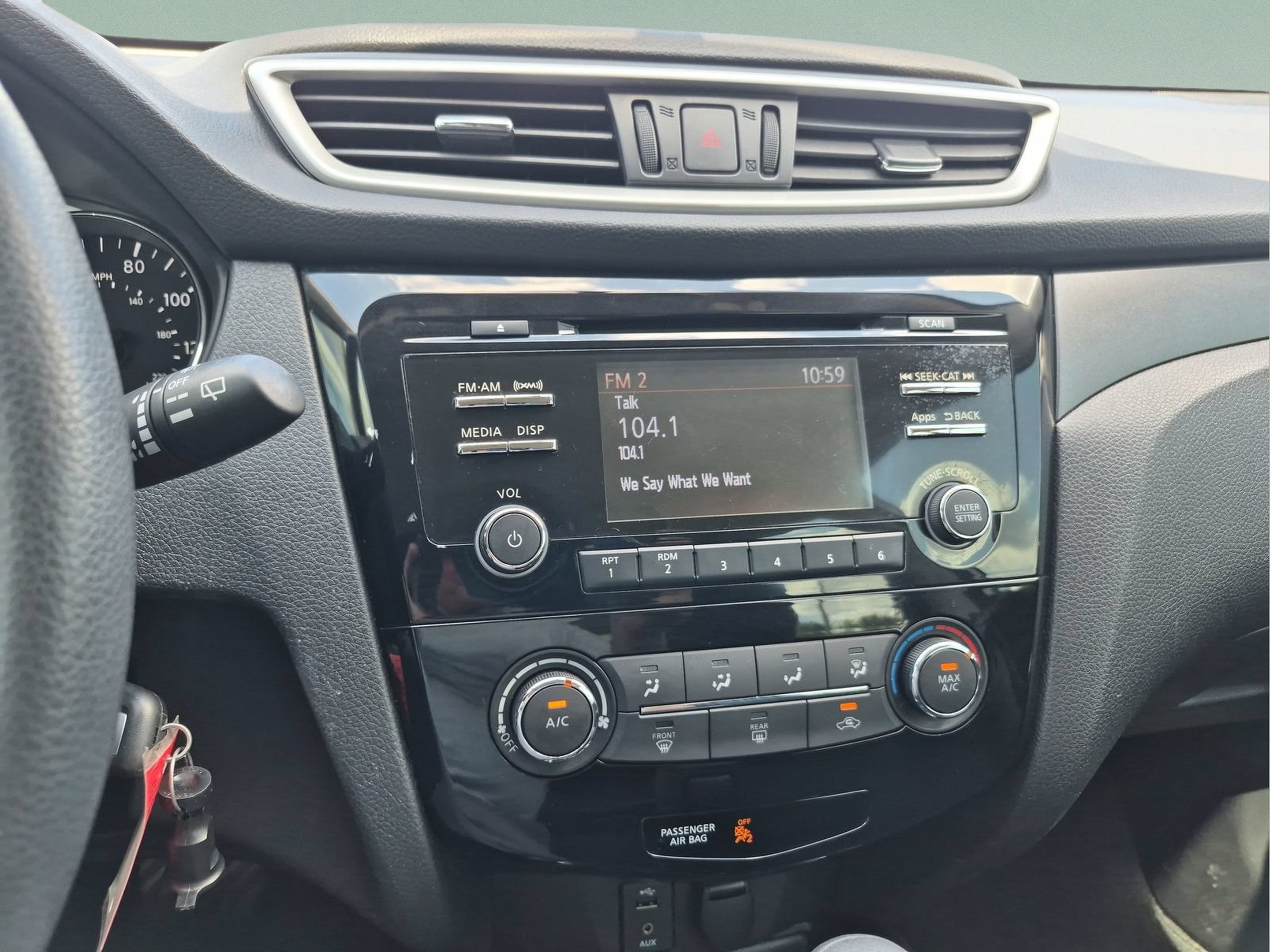 Used 2016 Nissan Rogue S AWD/4WD image 12