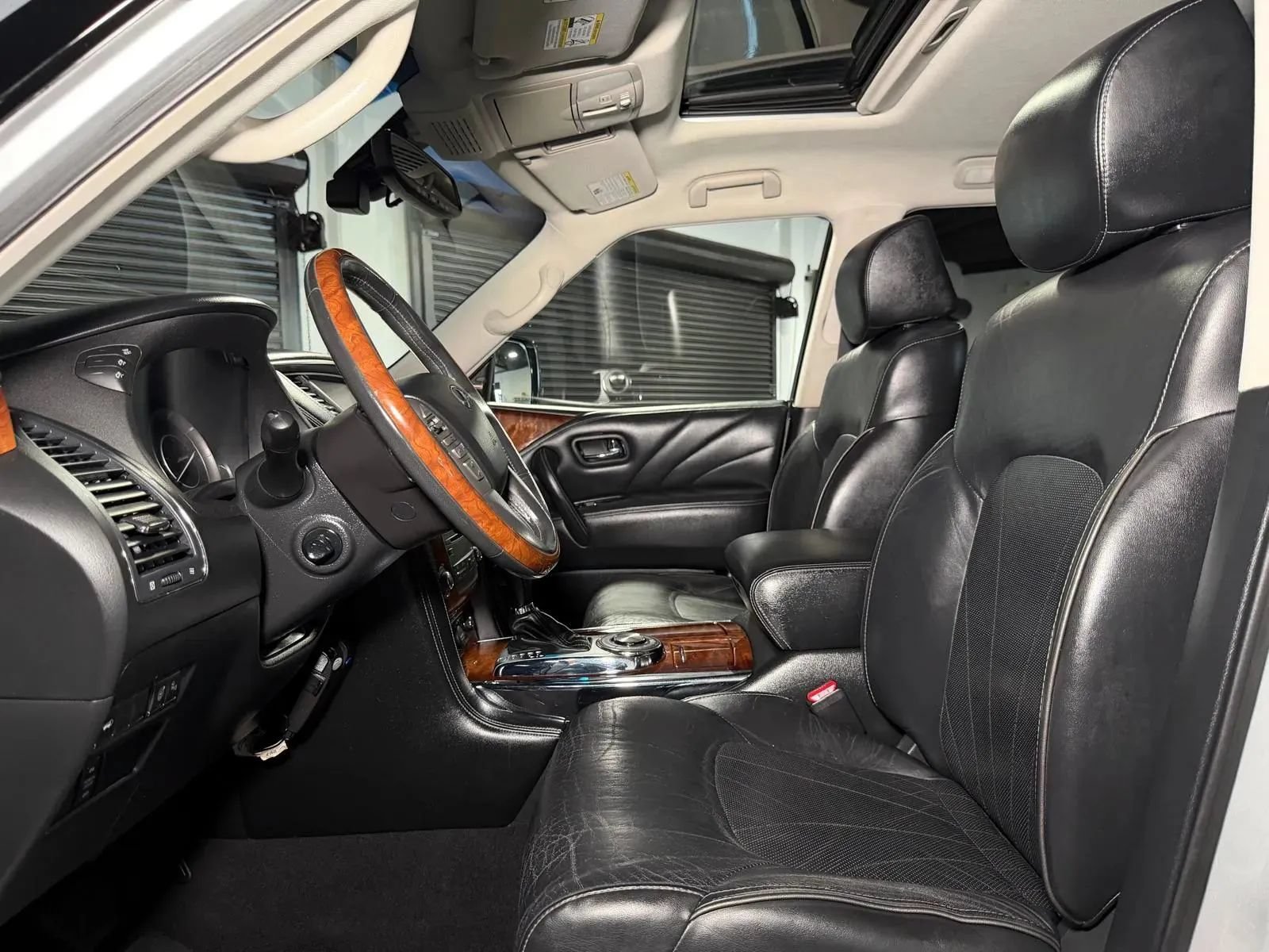Used 2015 INFINITI QX80 2WD w/ Deluxe Technology Package image 32