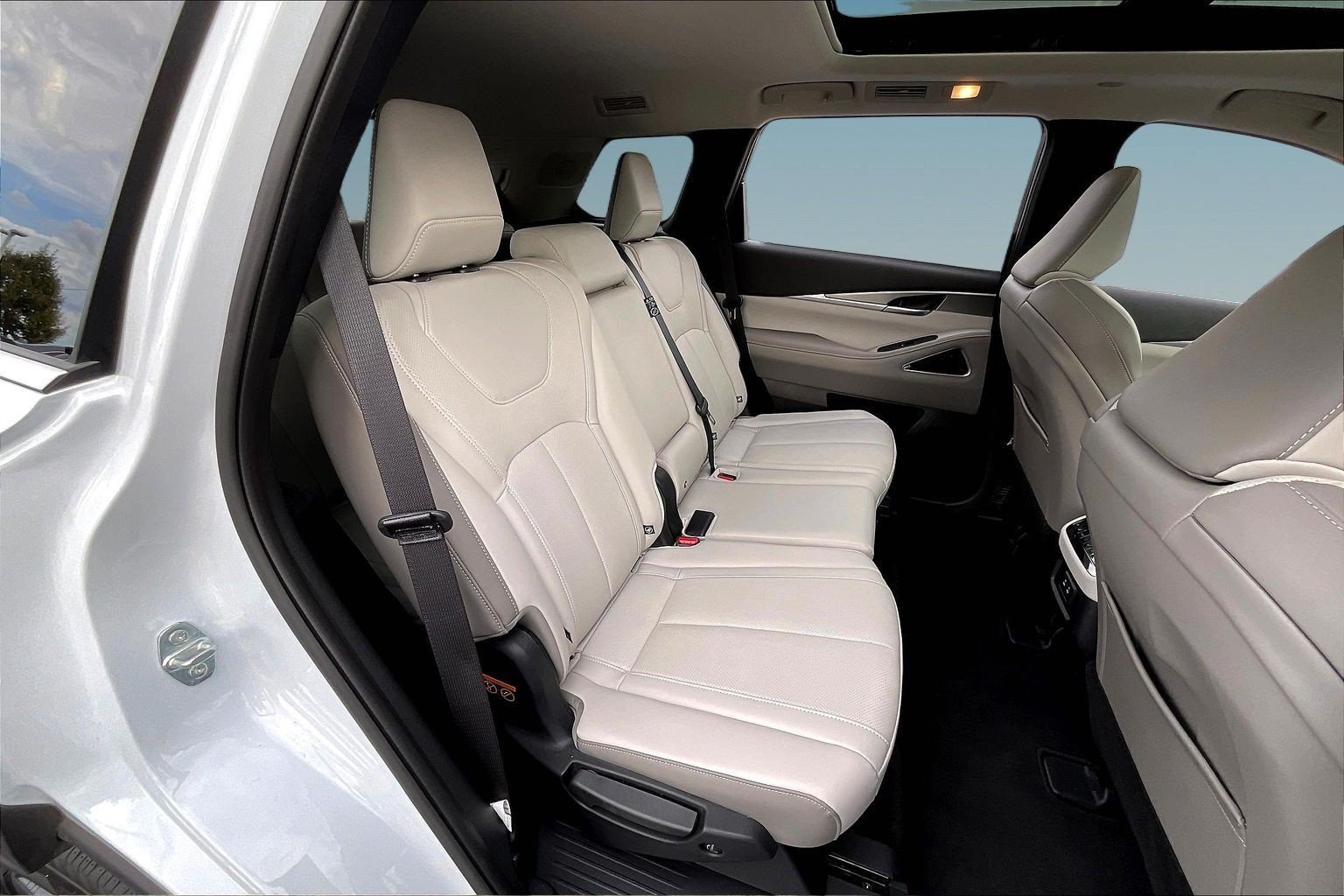 Used 2027 INFINITI QX60 Luxe w/ Cargo Package AWD/4WD image 24