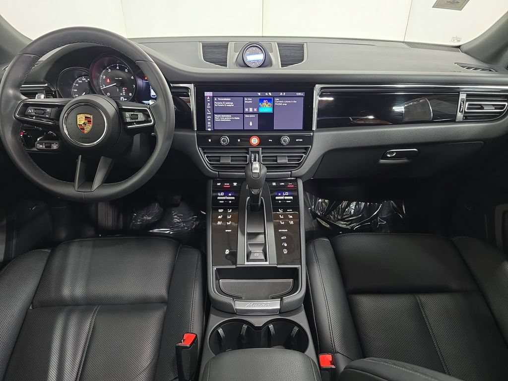 Certified 2025 Porsche Macan AWD/4WD image 13