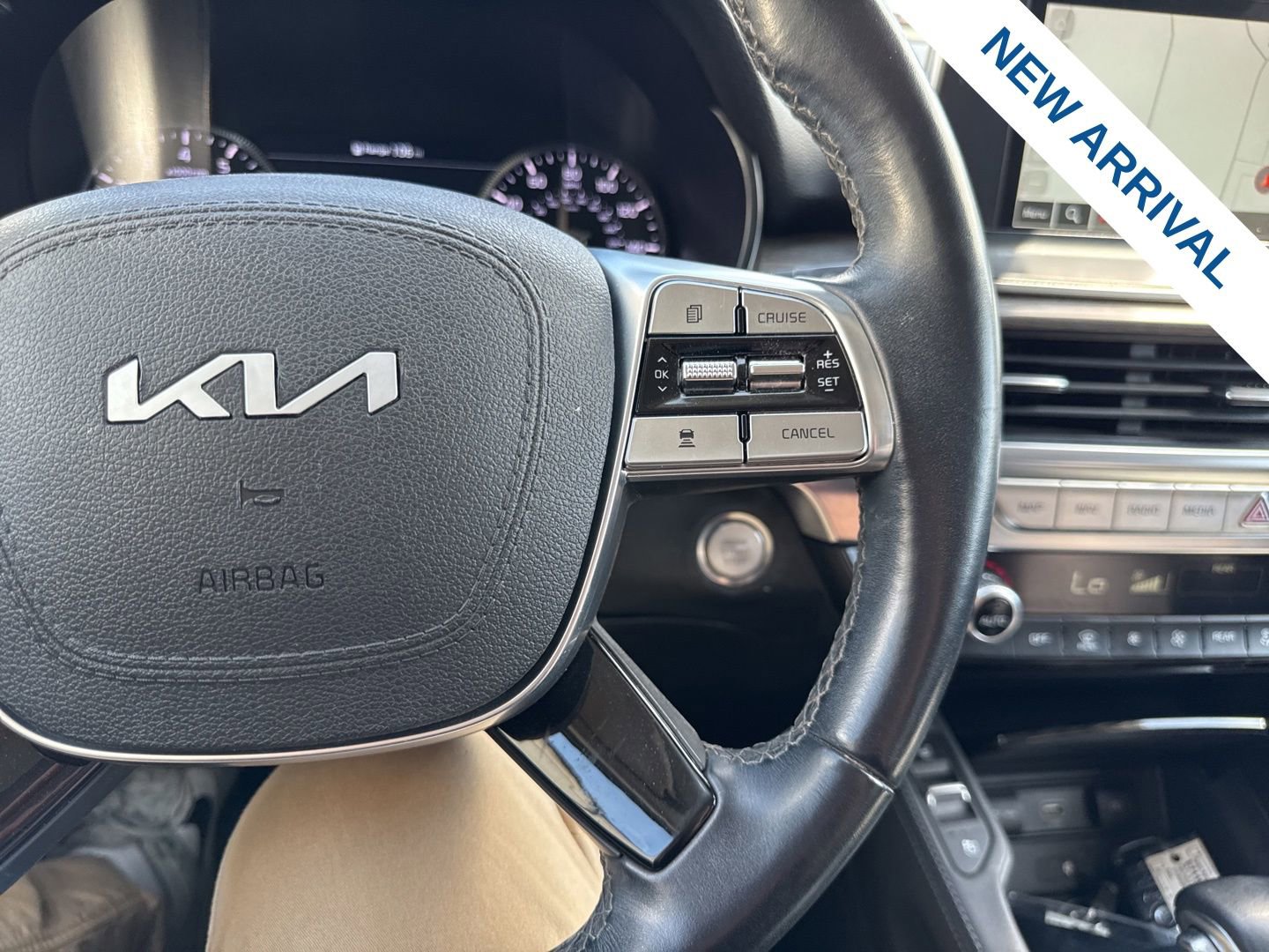 Used 2022 Kia Telluride SX w/ SX Prestige Package image 24