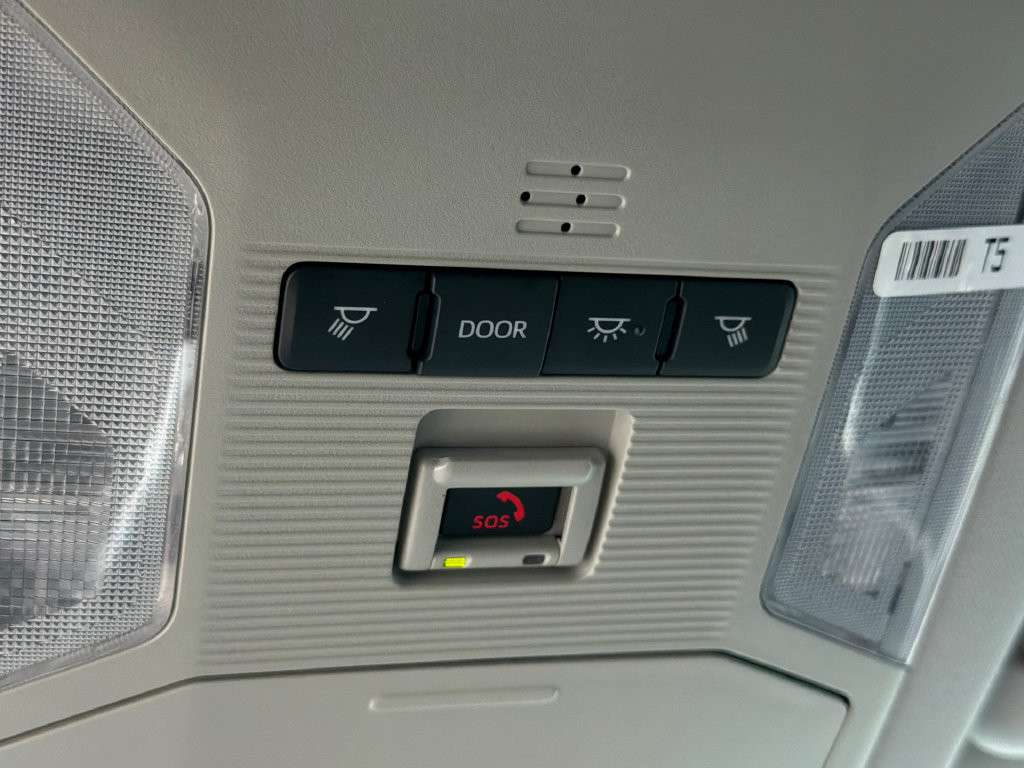 Used 2025 Toyota RAV4 XLE AWD/4WD image 29
