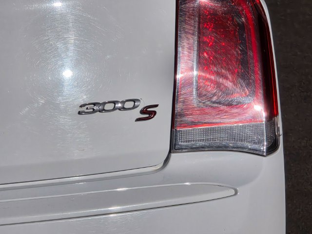 Used 2022 Chrysler 300 S RWD image 8