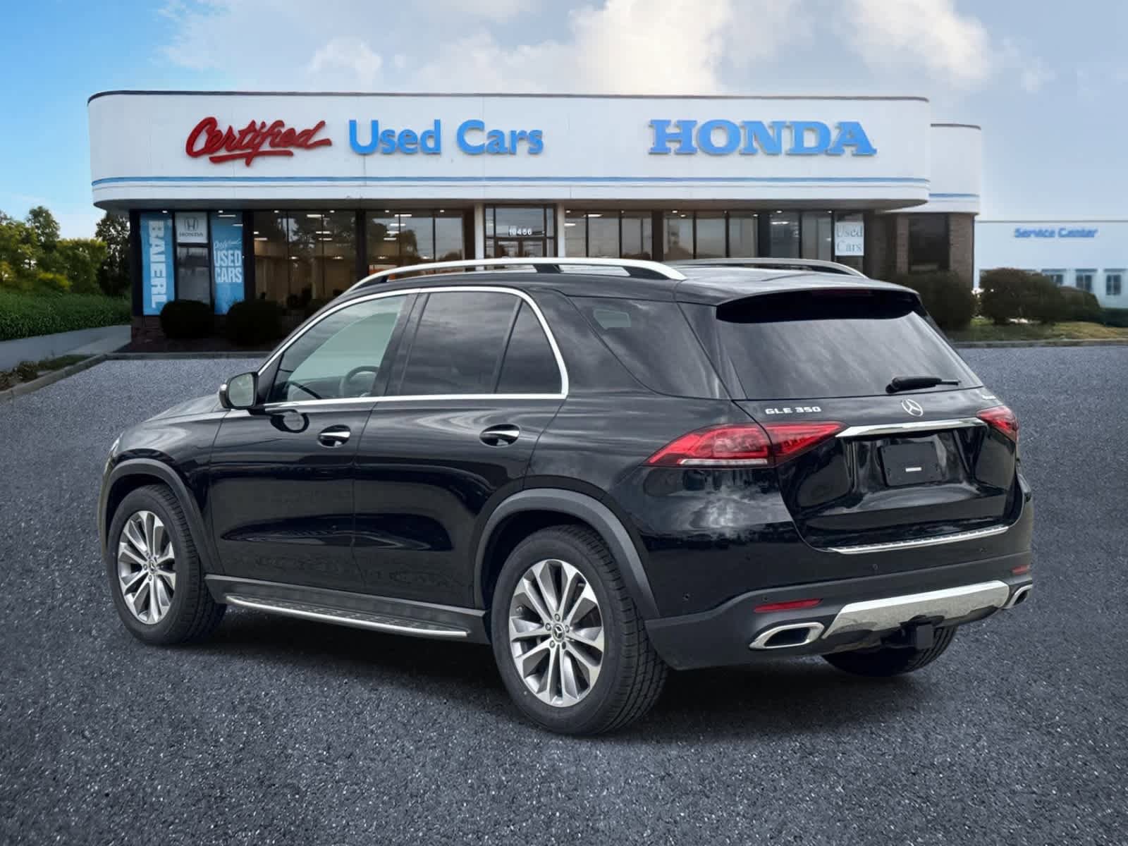 Used 2022 Mercedes-Benz GLE 350 4MATIC image 3