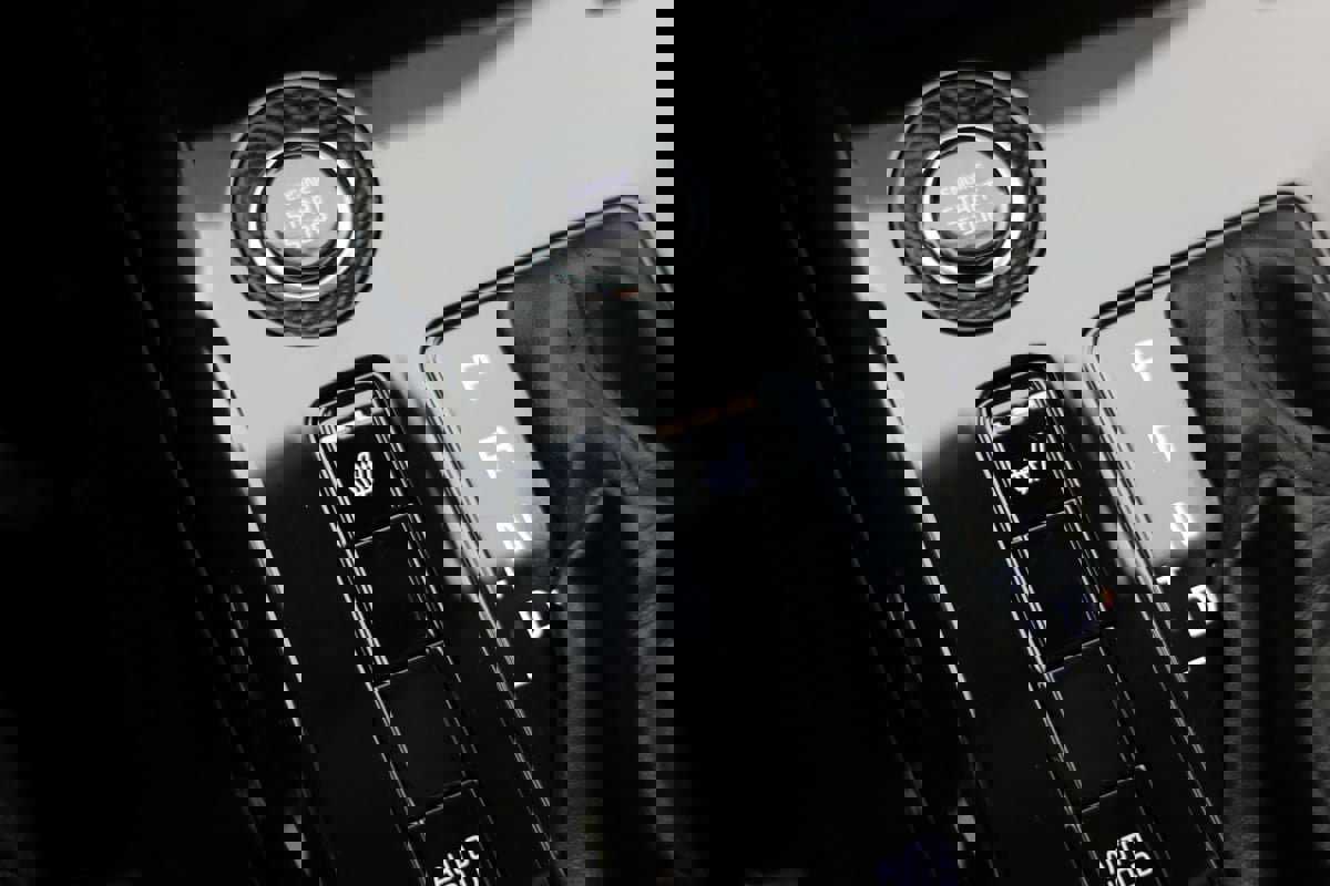 Used 2024 Kia Niro EX image 9