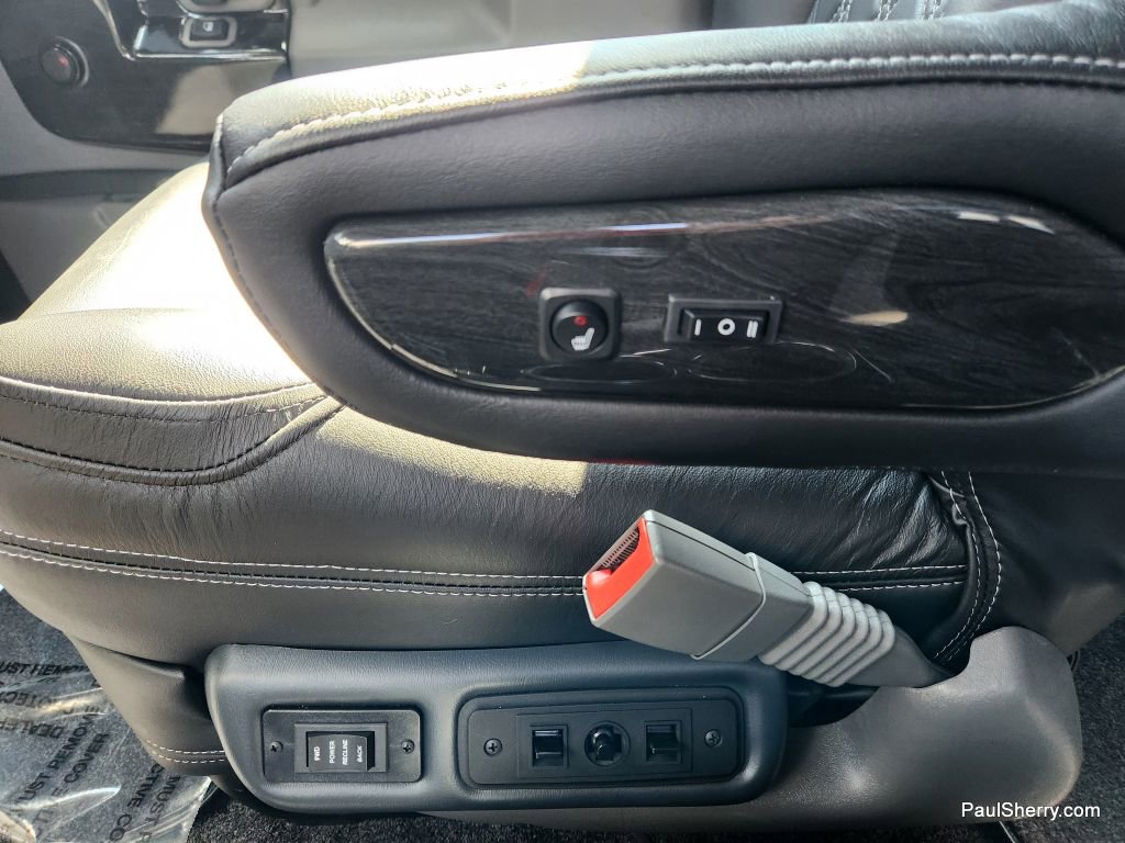 Used 2023 Chevrolet Express 2500 image 35