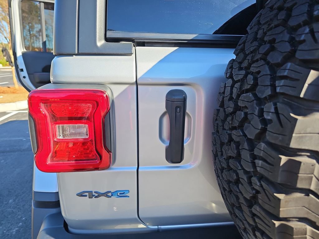 Used 2023 Jeep Wrangler Unlimited Rubicon 4xe image 18