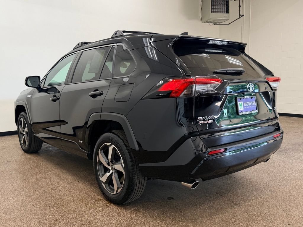 Used 2024 Toyota RAV4 SE w/ Weather & Moonroof Package AWD/4WD image 3