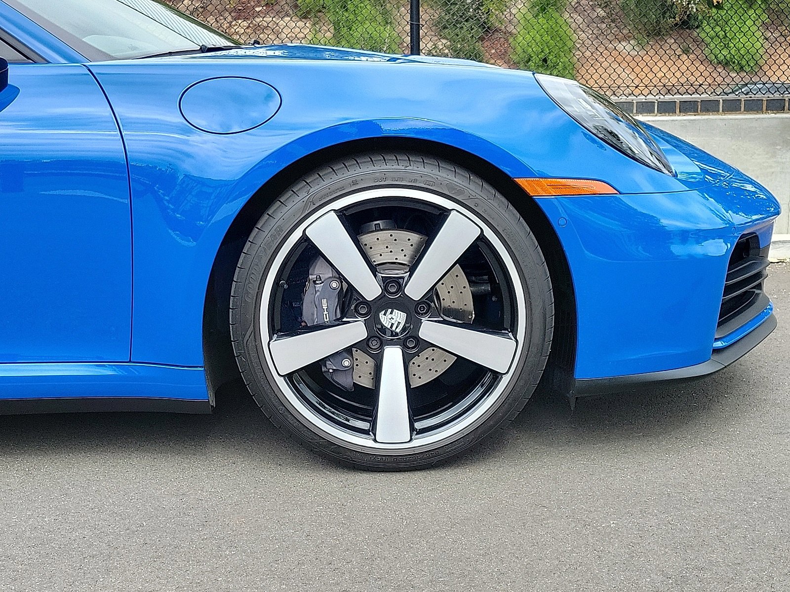 Certified 2025 Porsche 911 Carrera image 11