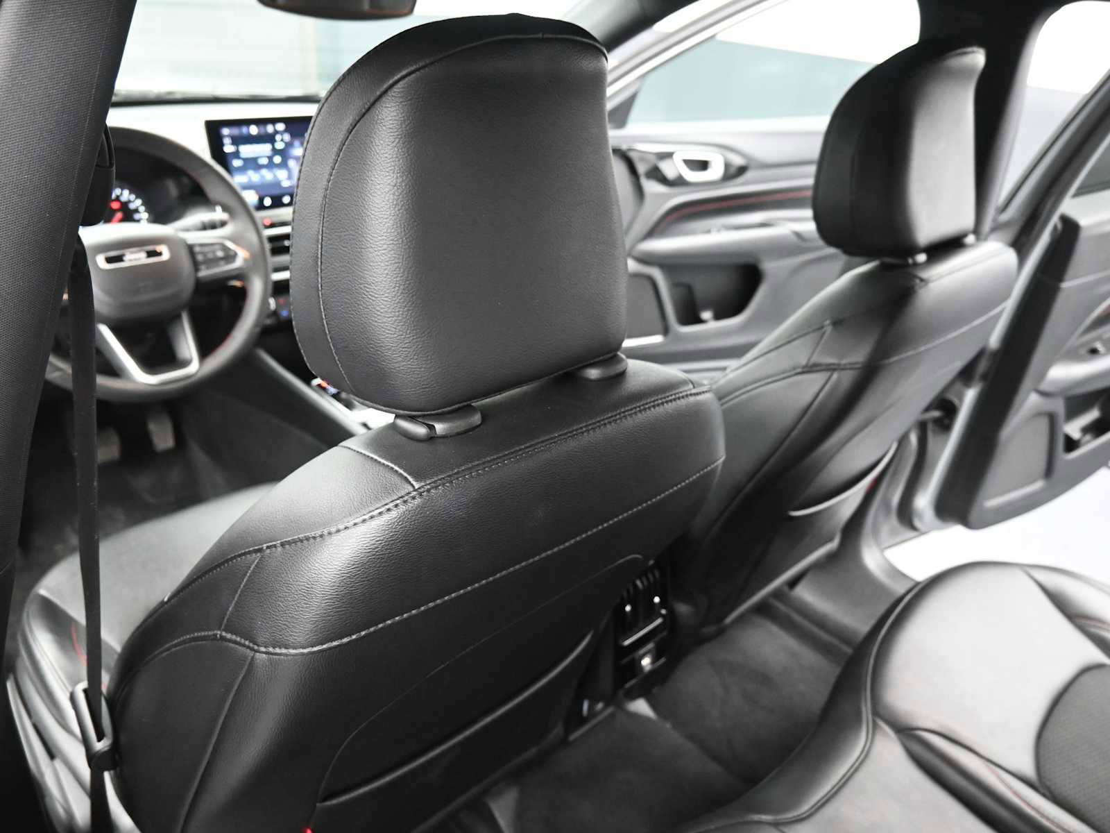 Used 2023 Jeep Compass Trailhawk image 21