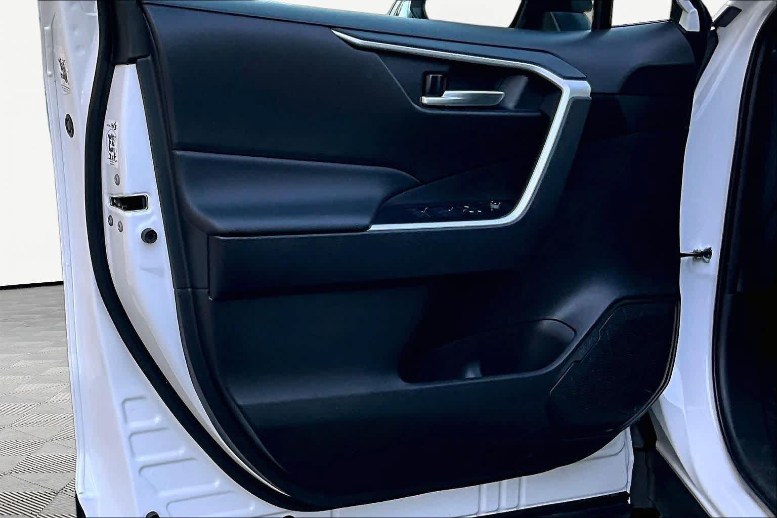 Certified 2025 Toyota RAV4 XLE AWD/4WD image 22