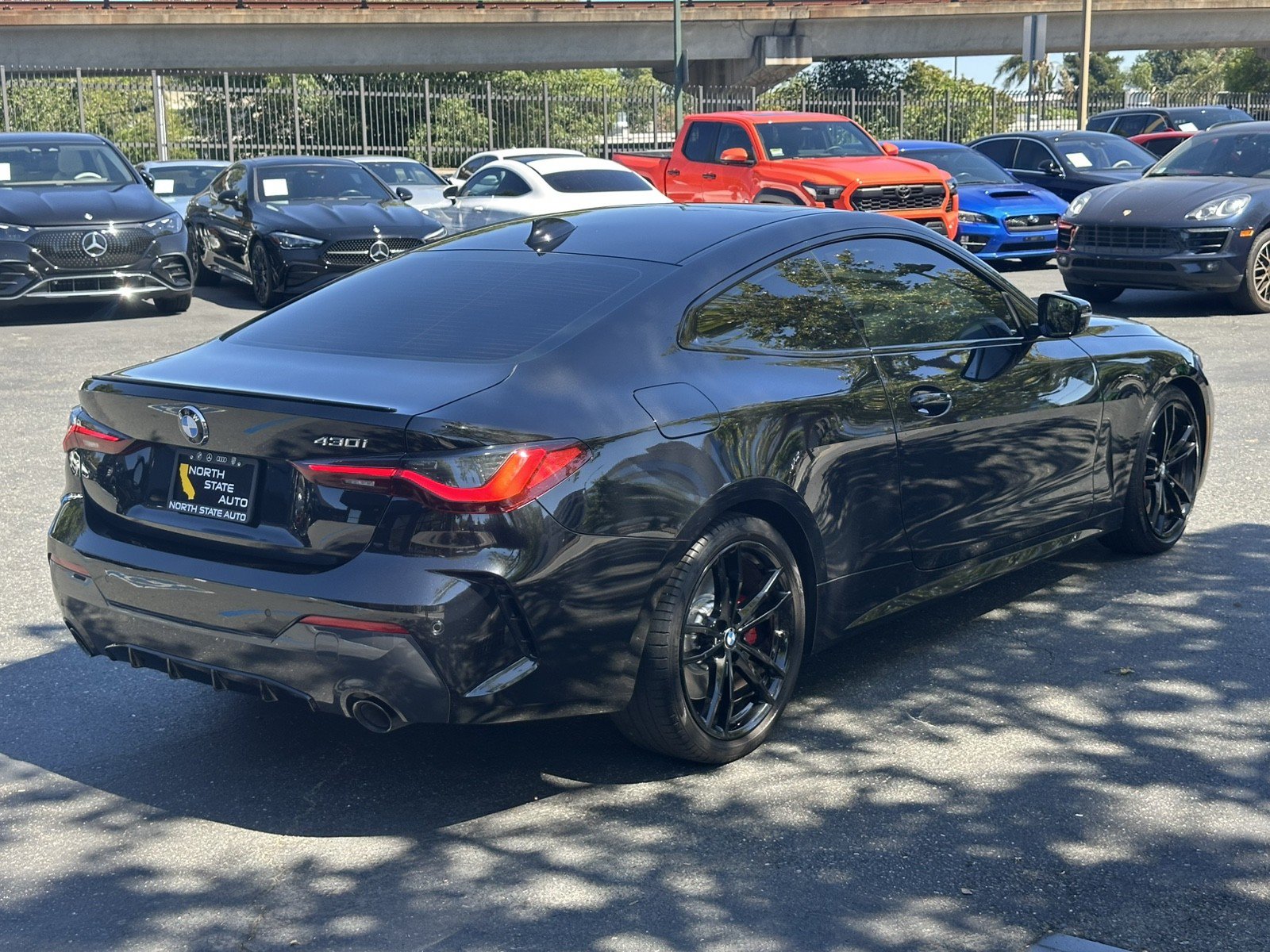 Used 2023 BMW 430i Coupe w/ M Sport Package RWD image 7