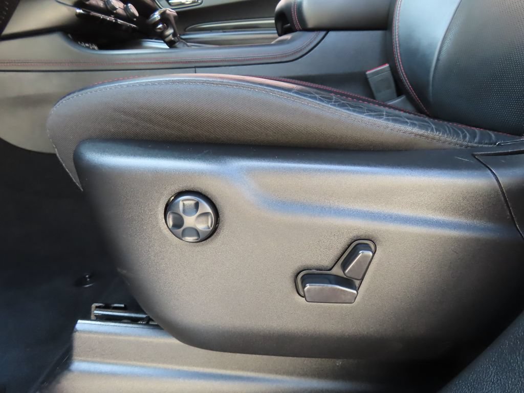 Used 2025 Dodge Durango R/T AWD/4WD image 8