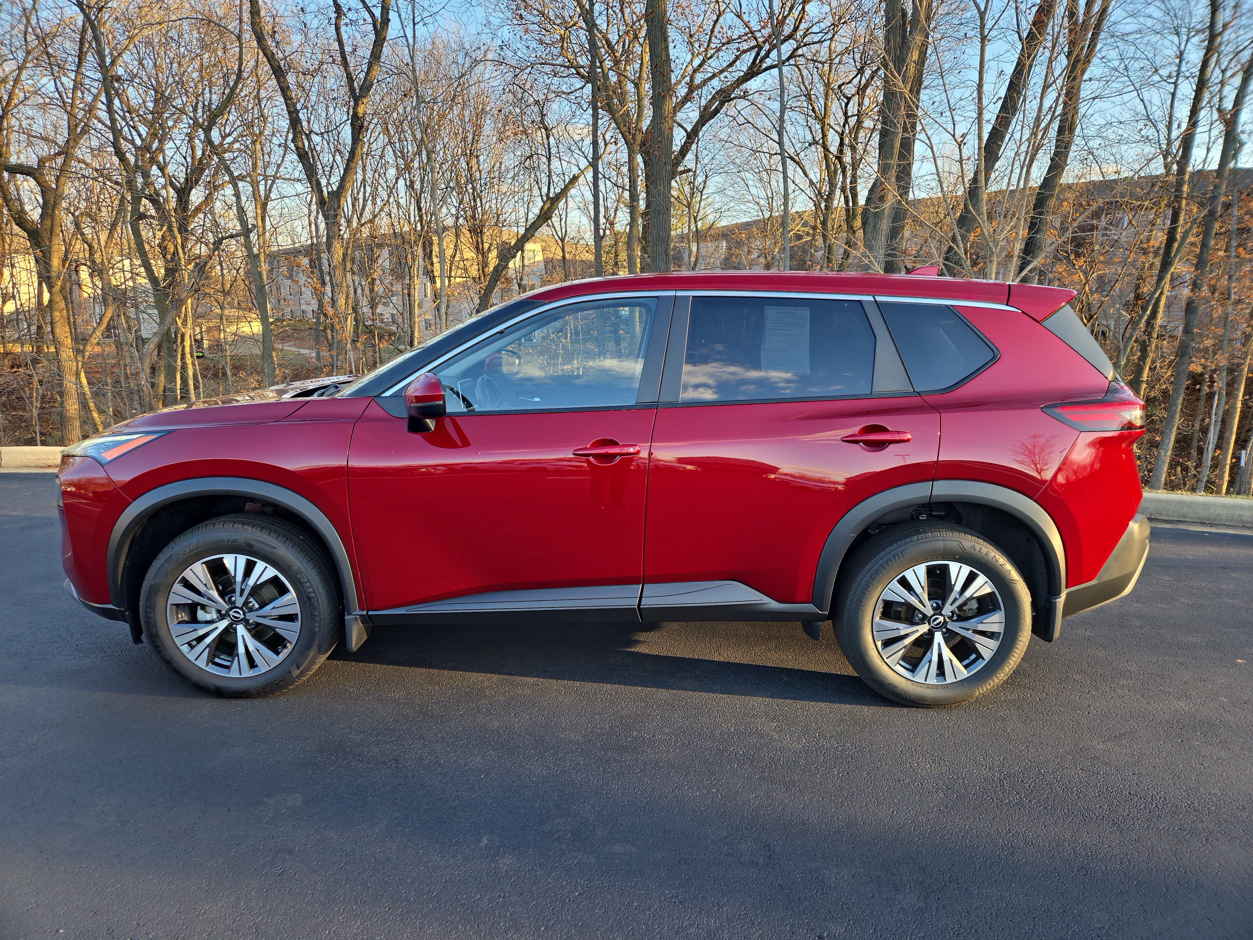 Used 2023 Nissan Rogue SV image 5