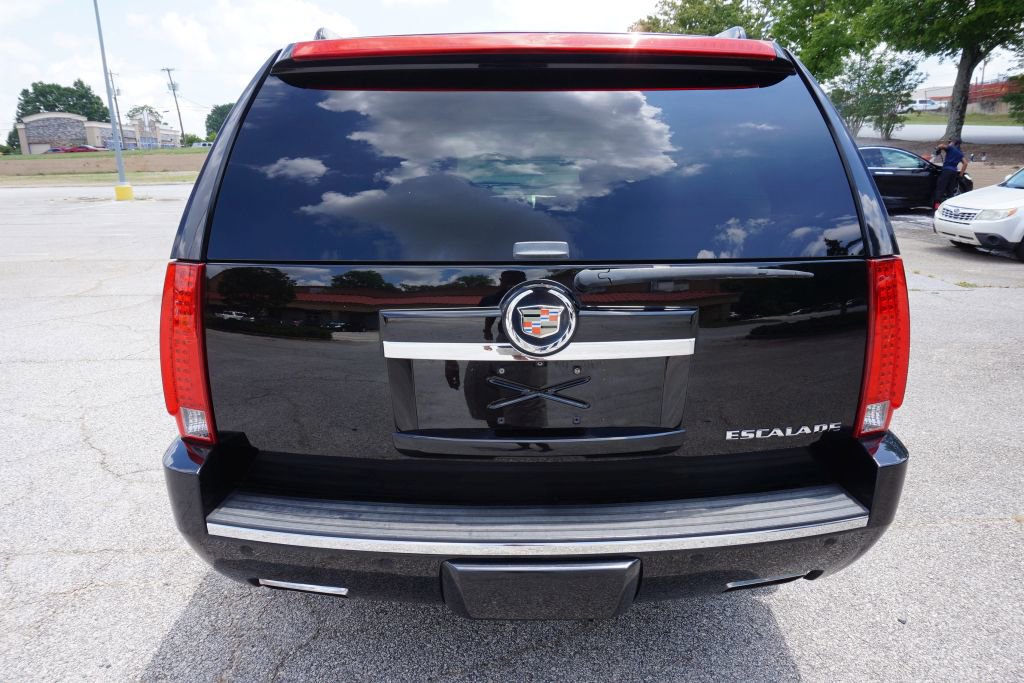 Used 2013 Cadillac Escalade Premium AWD/4WD image 7