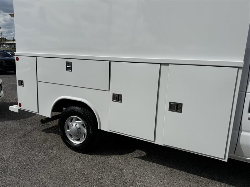 Used 2023 Ford E-350 and Econoline 350 Super Duty w/ Power Windows & Locks Group RWD image 27