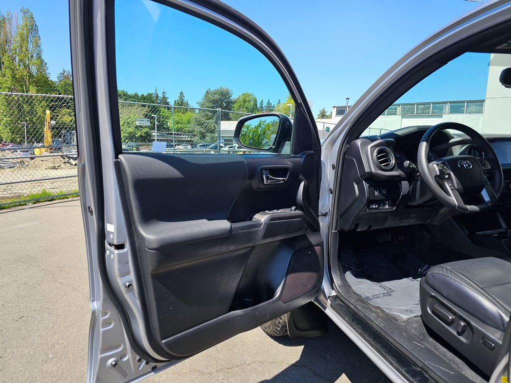 Certified 2021 Toyota Tacoma TRD Sport w/ TRD Premium Sport Package AWD/4WD image 18