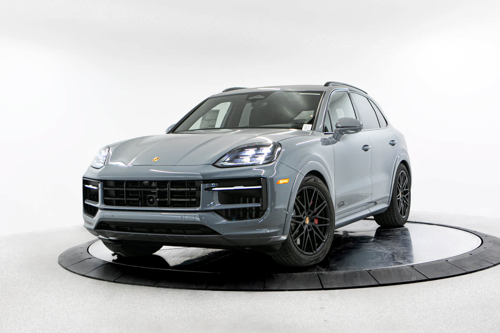 New 2026 Porsche Cayenne GTS AWD/4WD image 1